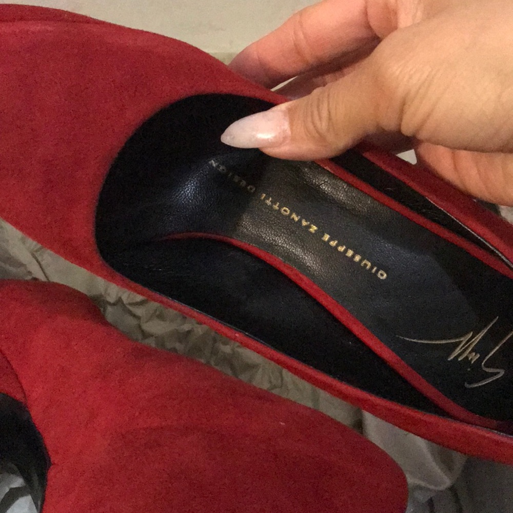 SOLD Authentic brand new Giuseppe zanotti Sold